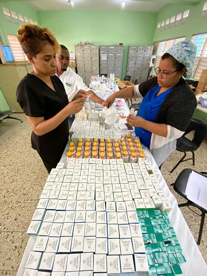 Pedro Jiménez realiza operativo odontológico en el sector La Puya de Arroyo Hondo
