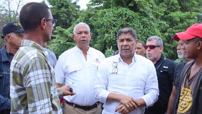 Ministro Limber Cruz auxilia productores de la Línea Noroeste, tras paso de ventarrón