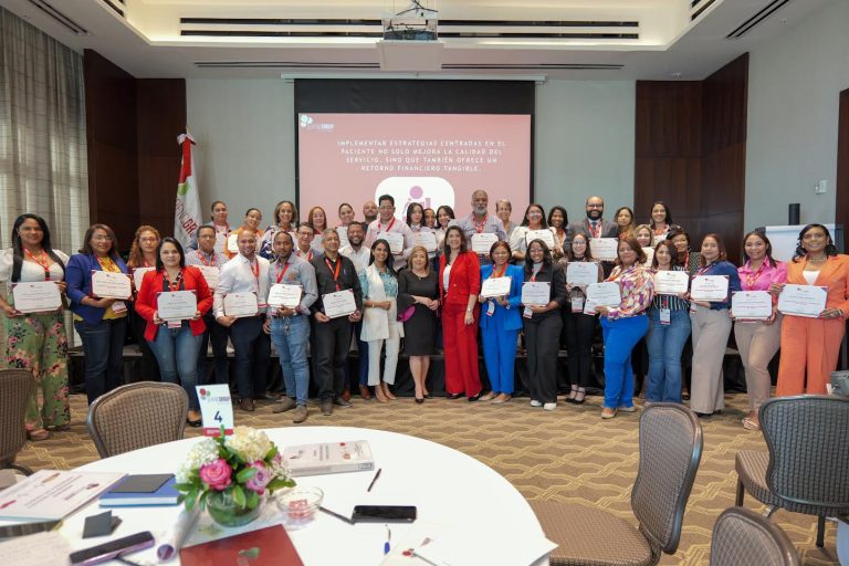 Imparten Workshop sobre Humanización del Servicio y Experiencia del Paciente para los centros de salud 