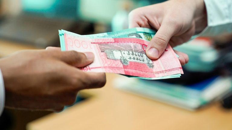 Depósitos en los bancos múltiples aumentaron RD$155.8 mil millones en siete meses. SS en Wetransfer