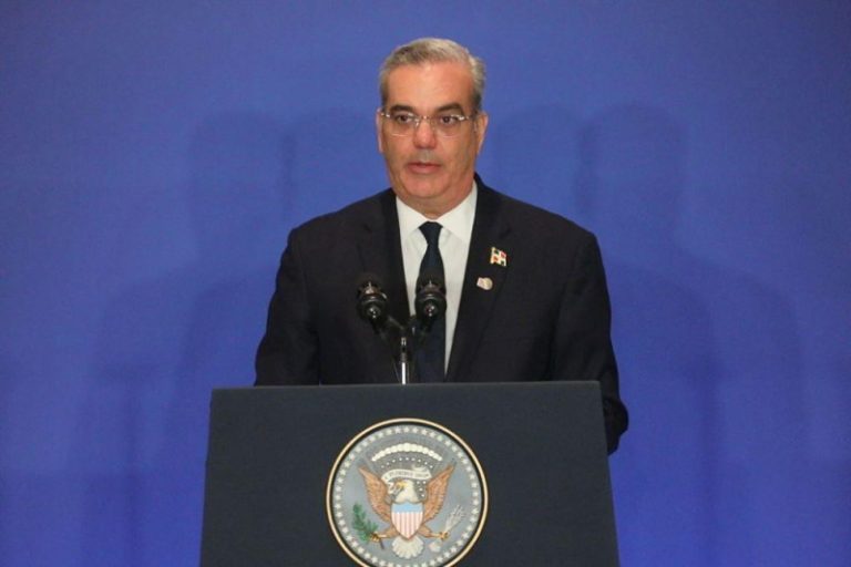 Abinader llega a RD tras participar en Asamblea General de la ONU