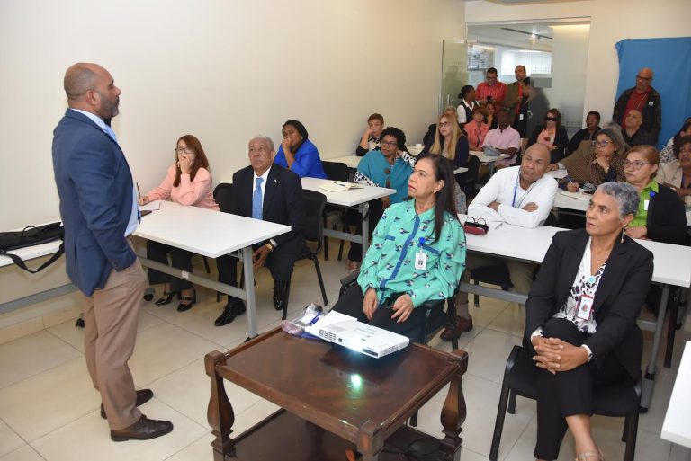 DGJP imparte charla sobre el Sistema de Reparto en la MESCYT