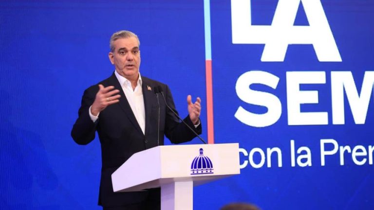 RD no abrirá espacio aéreo con Haití