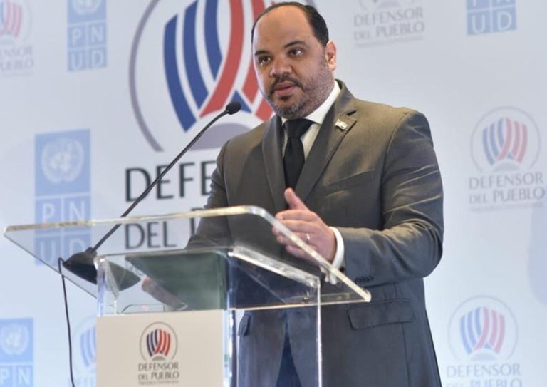 Defensor del Pueblo RD realiza foro en NYC para prevenir estafas inmobiliarias