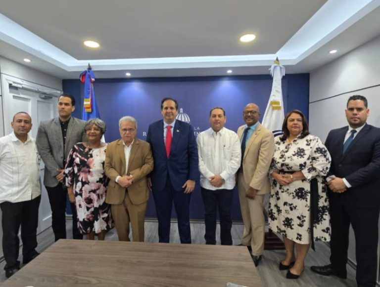 Salud Pública y CMD acuerdan dialogar y suspender los paros