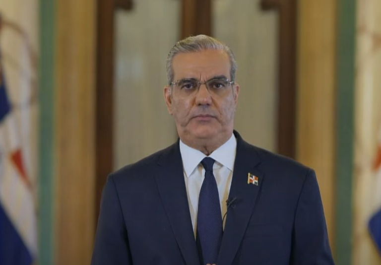 Abinader advierte a funcionarios: Si quieren hacer campaña, deberán dejar sus cargos