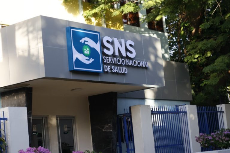SNS responde a enfermeras: Dice ha cumplido acuerdos y que reclamos actuales son nuevas demandas