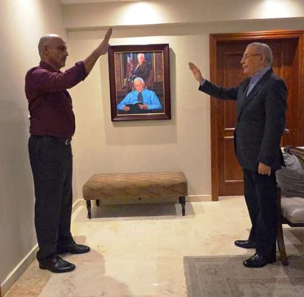 Danilo Medina juramenta en el PLD un ex precandidato a alcalde del partido FP