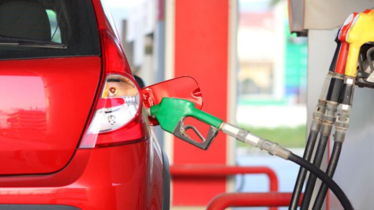 Gobierno mantiene congelados los precios de combustibles esenciales
