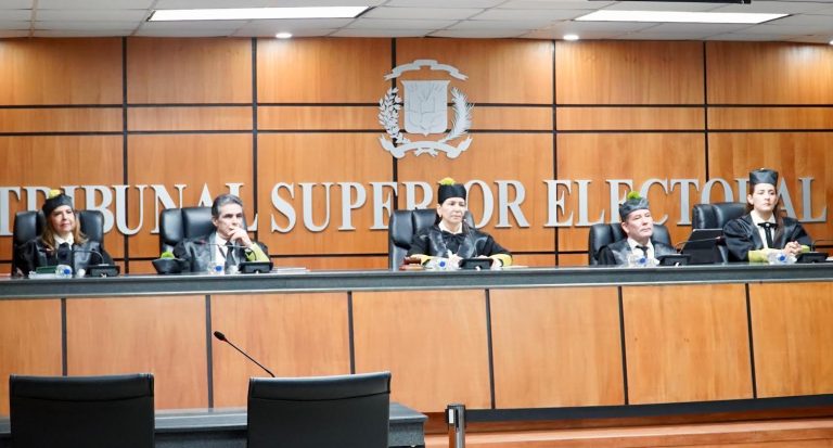TSE cancela audiencia sobre recurso de reclamación contra la FP por incomparecencia de las partes